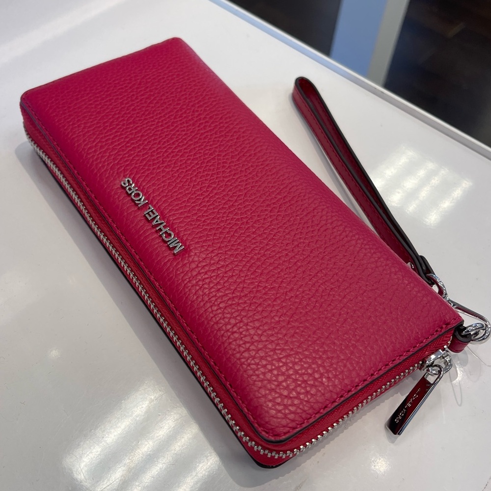 MICHAEL KORS Lg Pebbled Leather Continental Wallet Wristlet Phone
Dark Raspberry - Picture 8 of 16